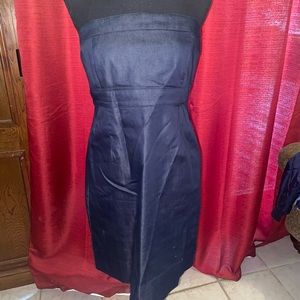 Womens Strapless dress W/POCKETS!!  Dark denim color, stretch material.  Size 6